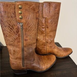 Ariat Uproar Boots 9B liie new